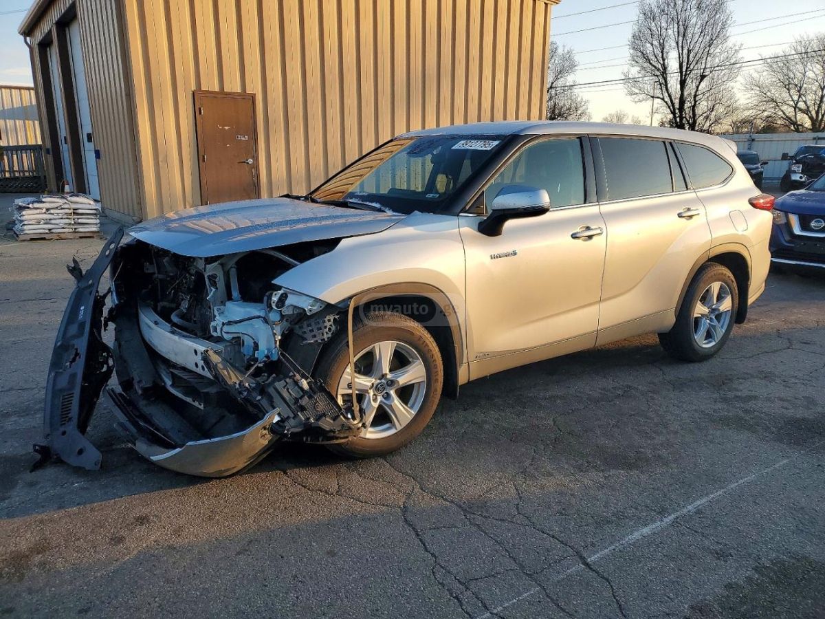 Toyota Highlander - фото 1