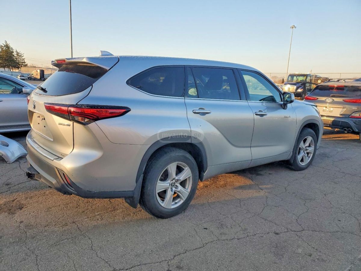 Toyota Highlander - фото 3