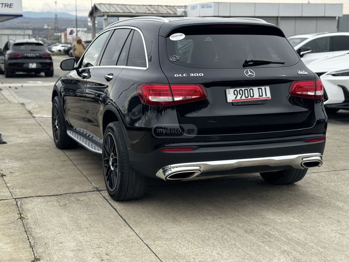 Mercedes-Benz GLC 300 - фото 5