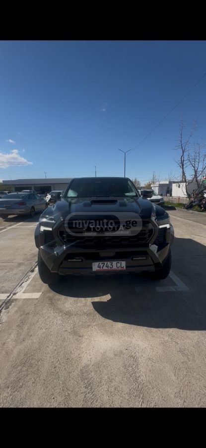 Toyota Tacoma - фото 1