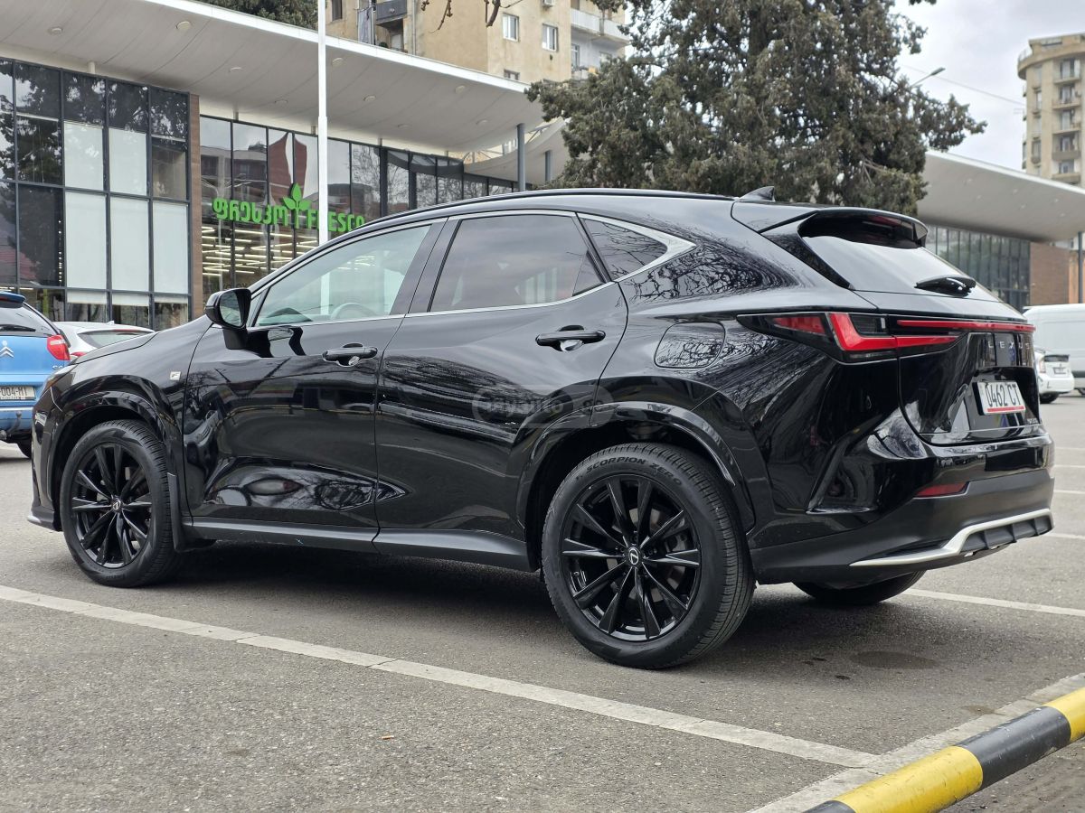 Lexus F SPORT Handling 4dr All-Wheel — миниатюра 6