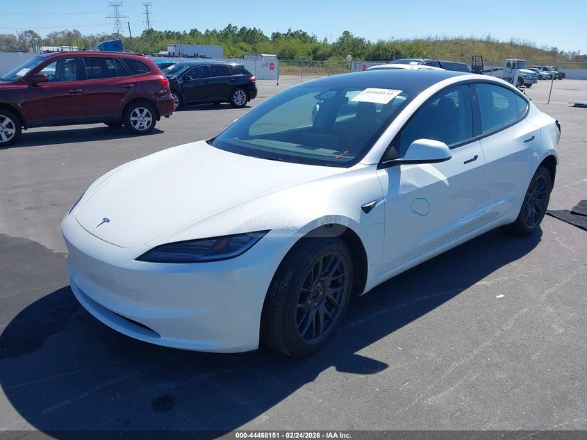 Tesla Model 3 2025 — миниатюра 1