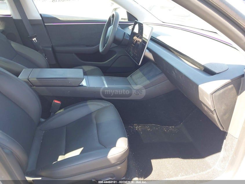 Tesla Model 3 2025 — миниатюра 10