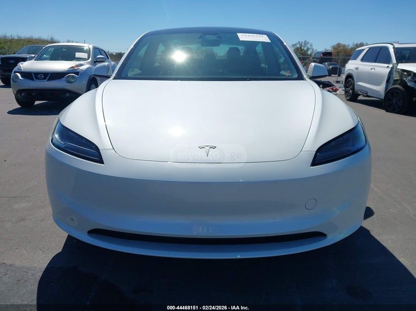 Tesla Model 3 2025 — миниатюра 5