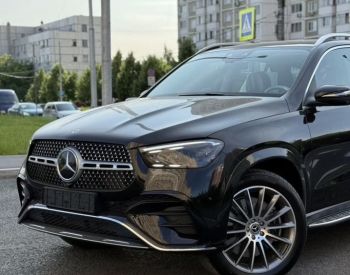 Mercedes-BenzGLE 450 AMG2025