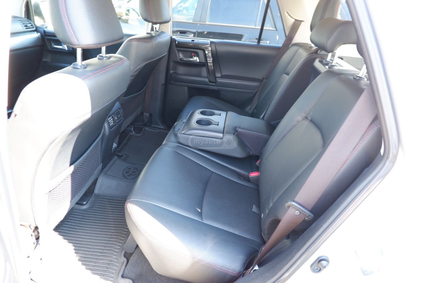 Toyota 4 Runner - фото 7