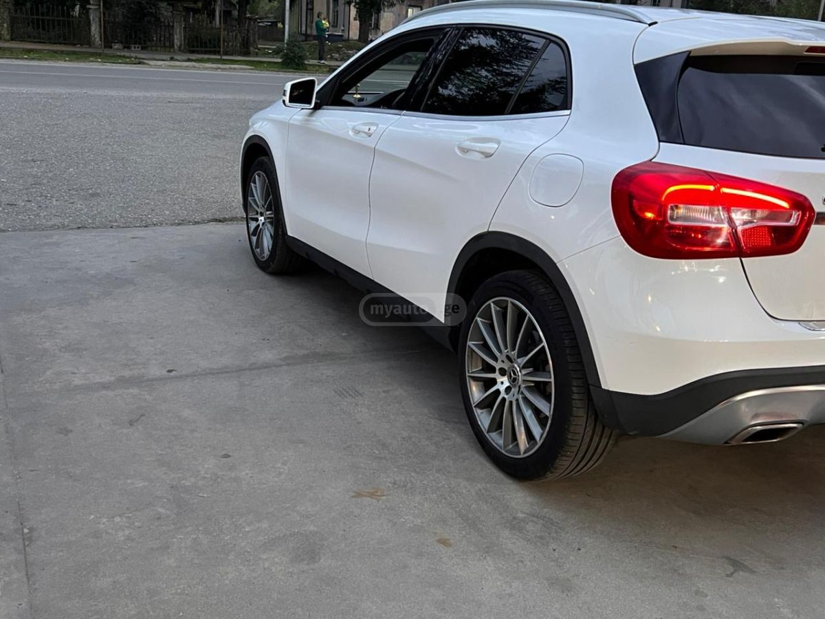 Mercedes-Benz GLA 250 - фото 6