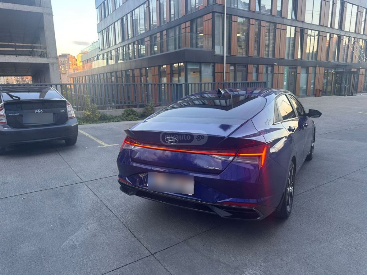 Hyundai Elantra - фото 2