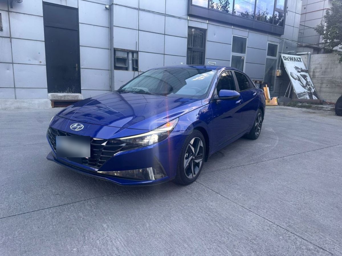 Hyundai Elantra - фото 3