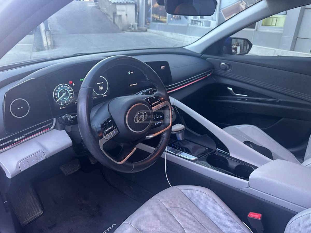 Hyundai Elantra - фото 5