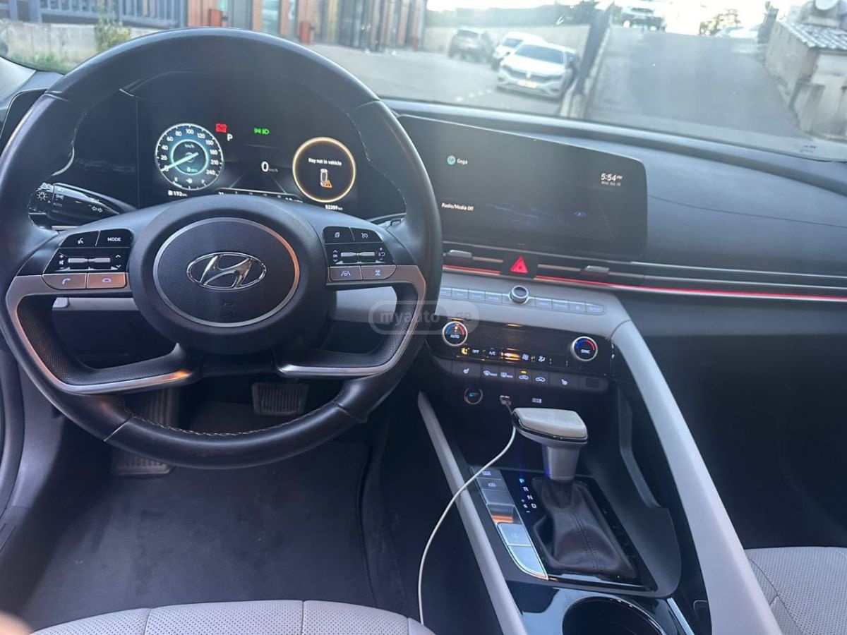 Hyundai Elantra - фото 6