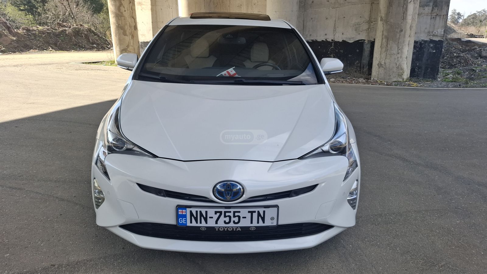 Toyota Prius - фото 1