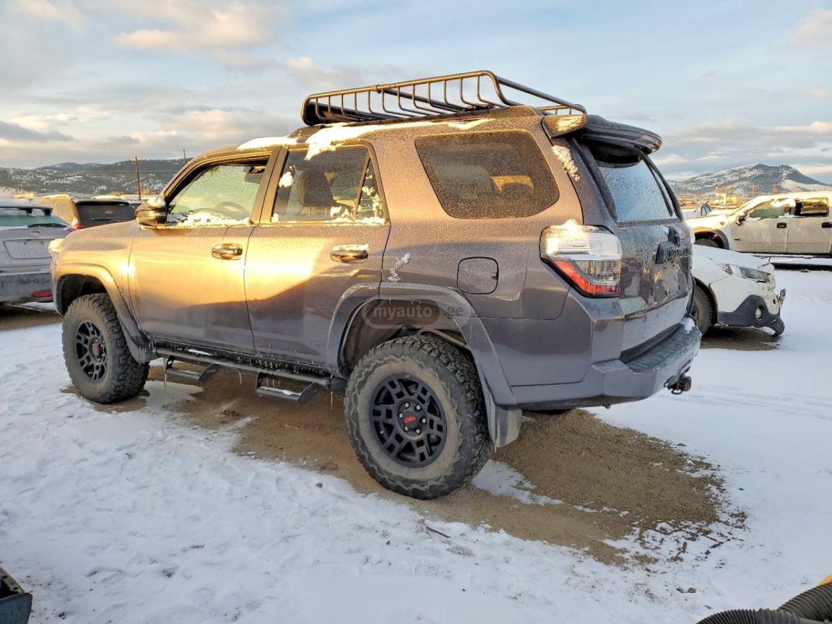 Toyota 4 Runner - фото 2