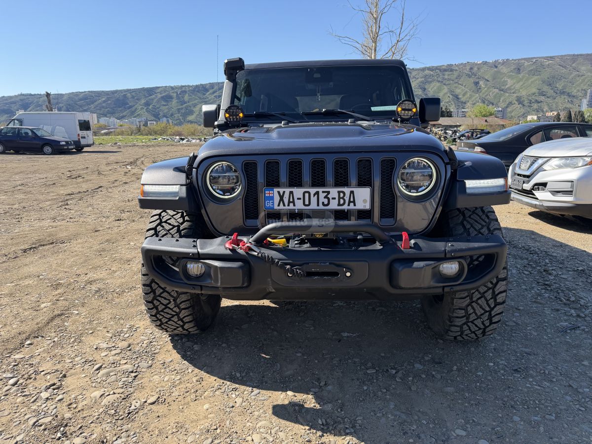 Jeep Wrangler - фото 1