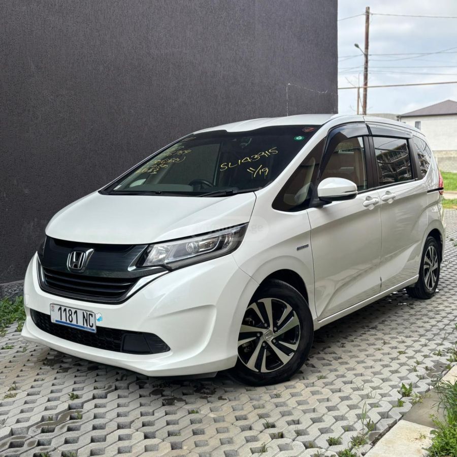 Honda Freed - фото 1