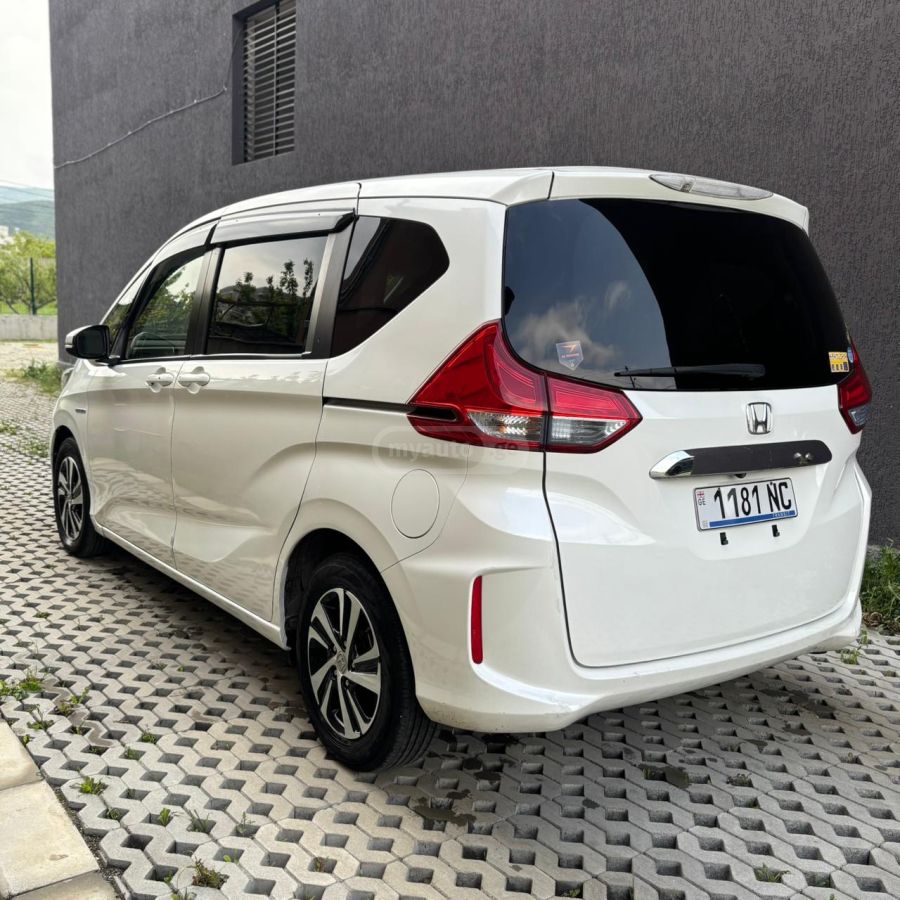 Honda Freed - фото 15