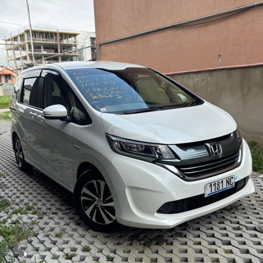 Honda Freed - фото 2