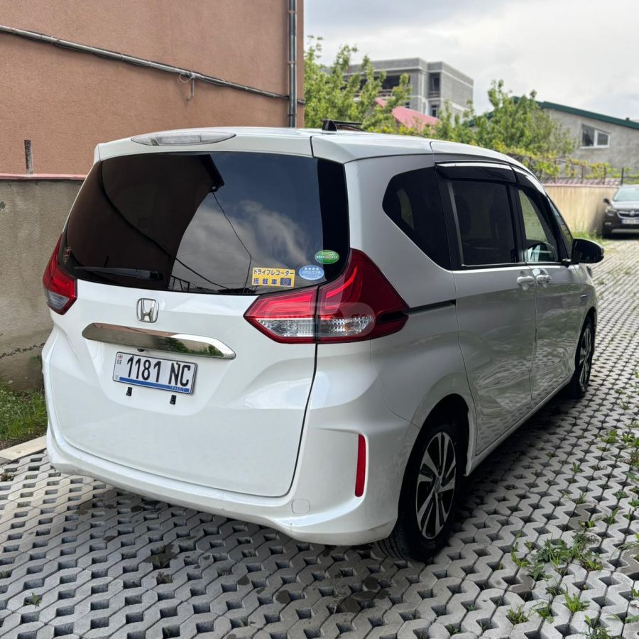 Honda Freed - фото 4