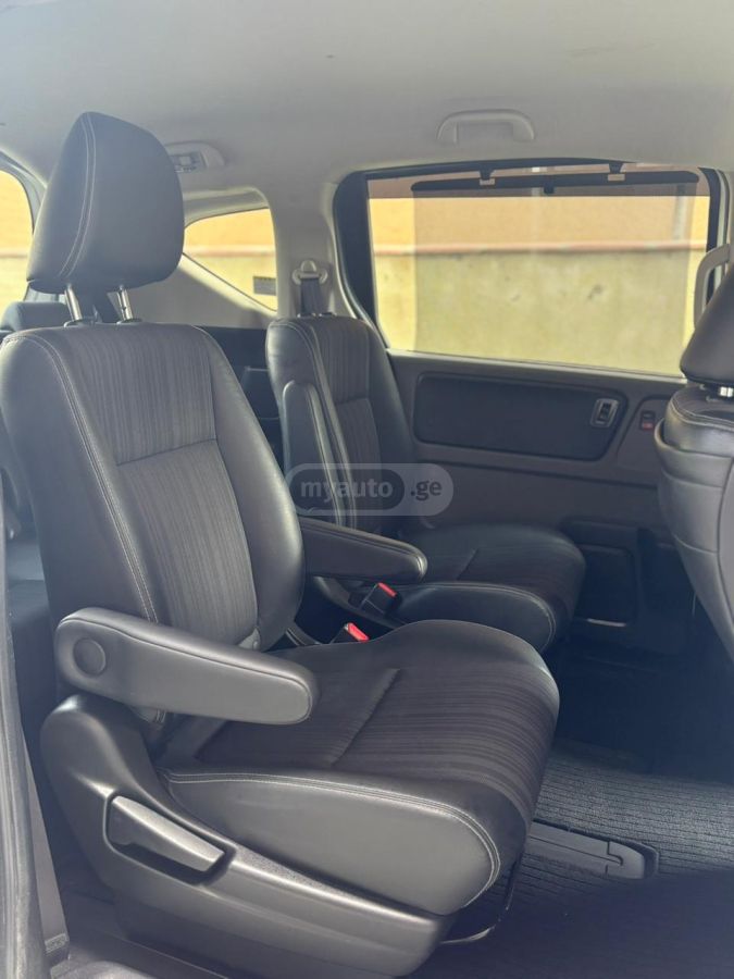 Honda Freed - фото 9