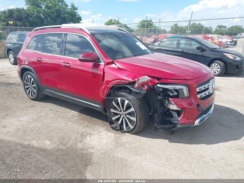 Mercedes-Benz GLB 250 - фото 1