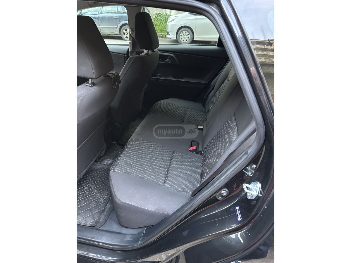 Toyota Corolla iM - фото 12