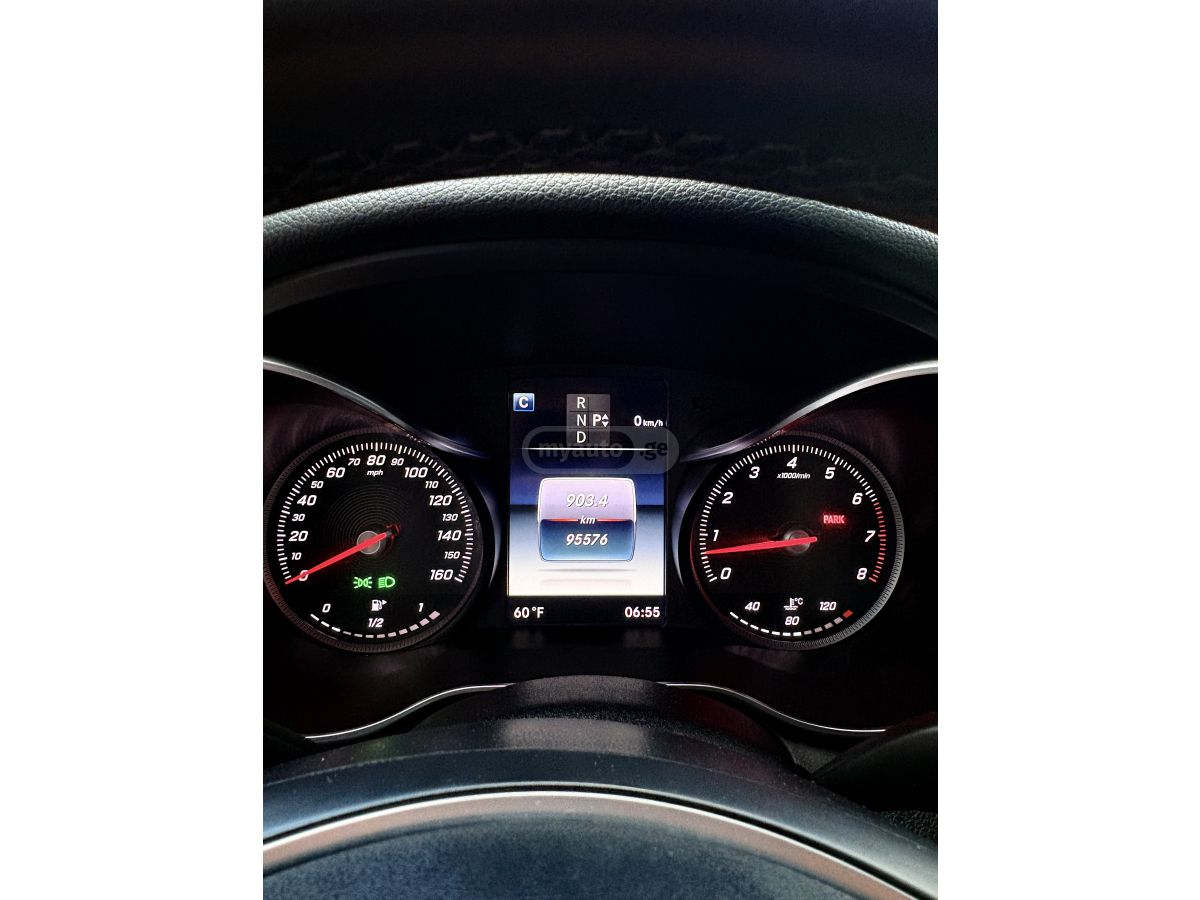 Mercedes-Benz C 300 - фото 1