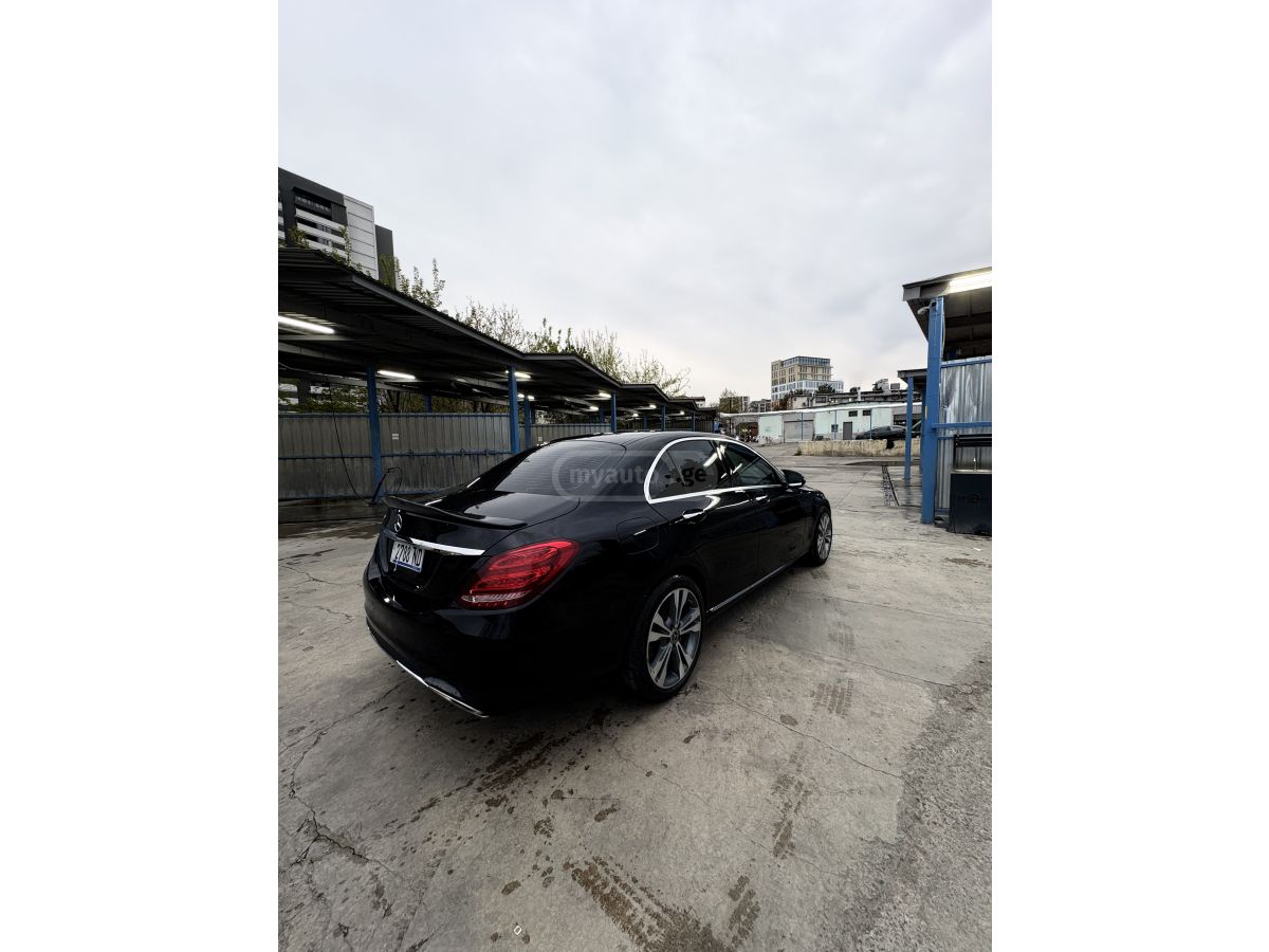 Mercedes-Benz C 300 - фото 12