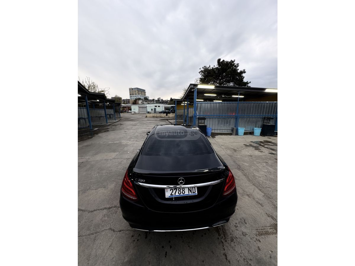 Mercedes-Benz C 300 - фото 13