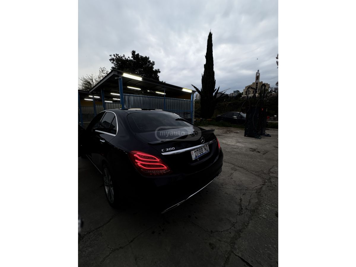 Mercedes-Benz C 300 - фото 4