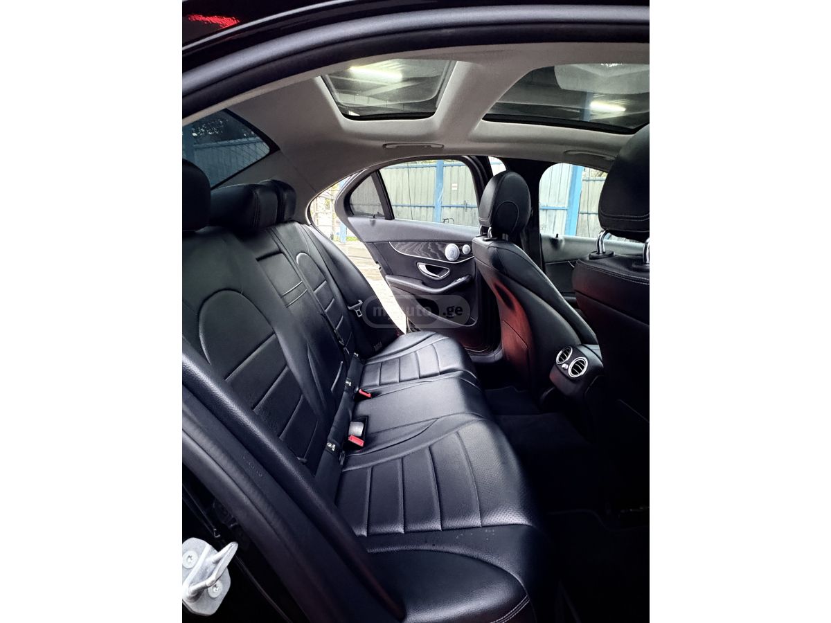 Mercedes-Benz C 300 - фото 7