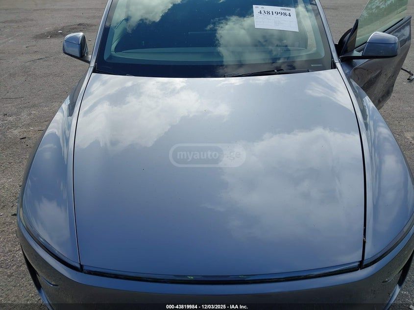 Tesla Model Y 2026 — миниатюра 10