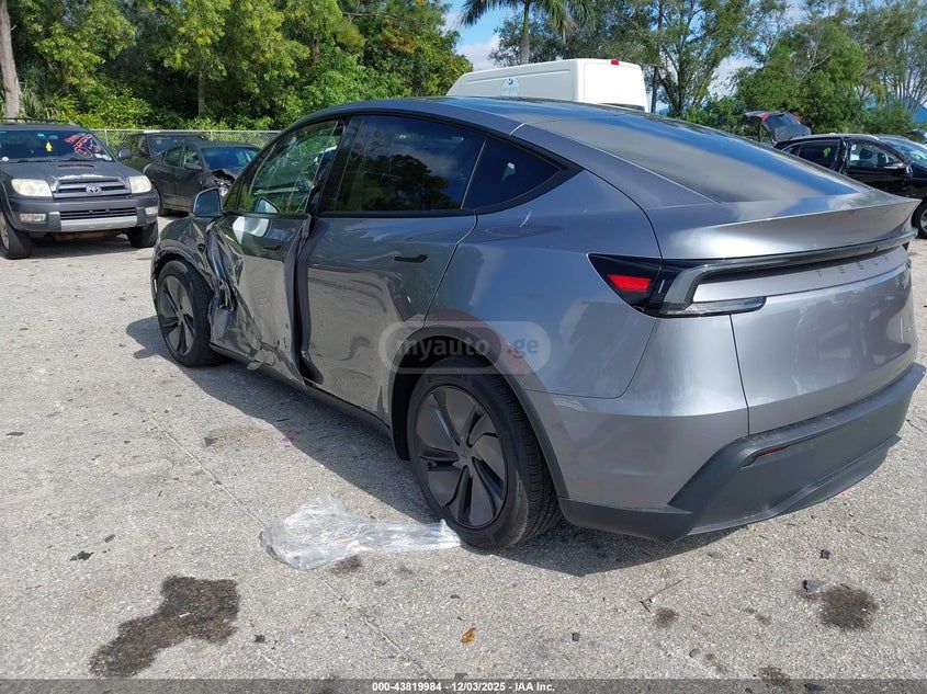 Tesla Model Y 2026 — миниатюра 3