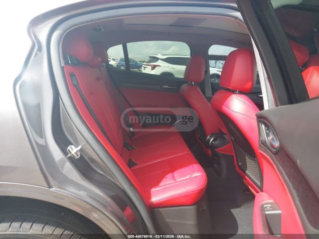Alfa Romeo Stelvio - фото 10