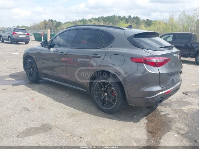 Alfa Romeo Stelvio - фото 5
