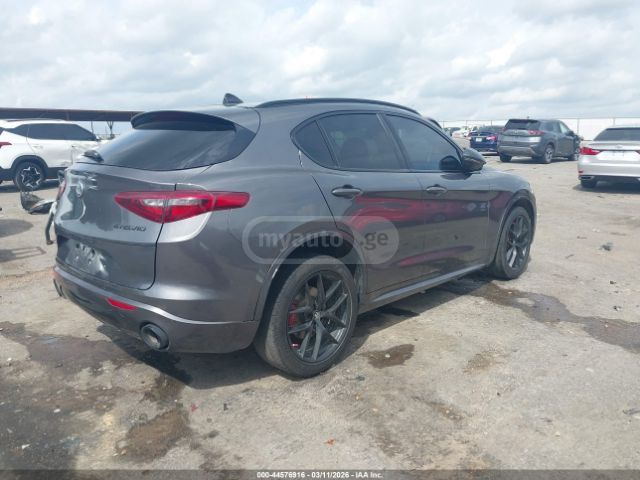 Alfa Romeo Stelvio - фото 6
