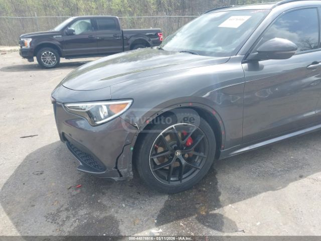 Alfa Romeo Stelvio - фото 8