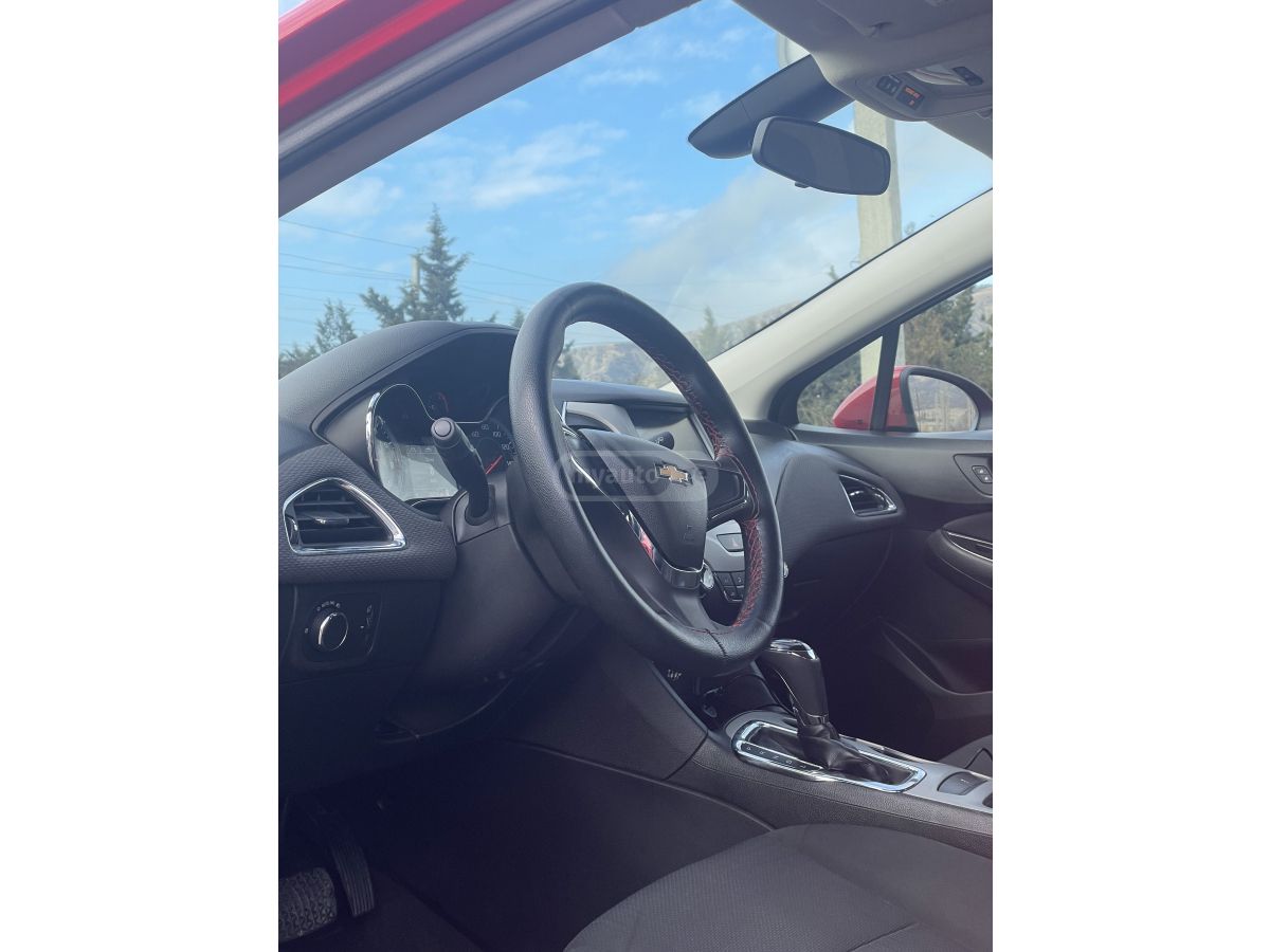 Chevrolet Cruze - фото 9