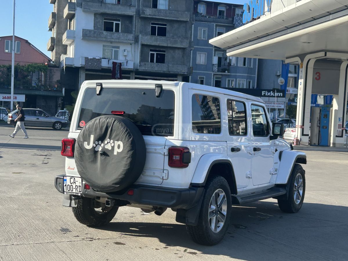 Jeep Sahara 4dr 4x4 Manual — миниатюра 6