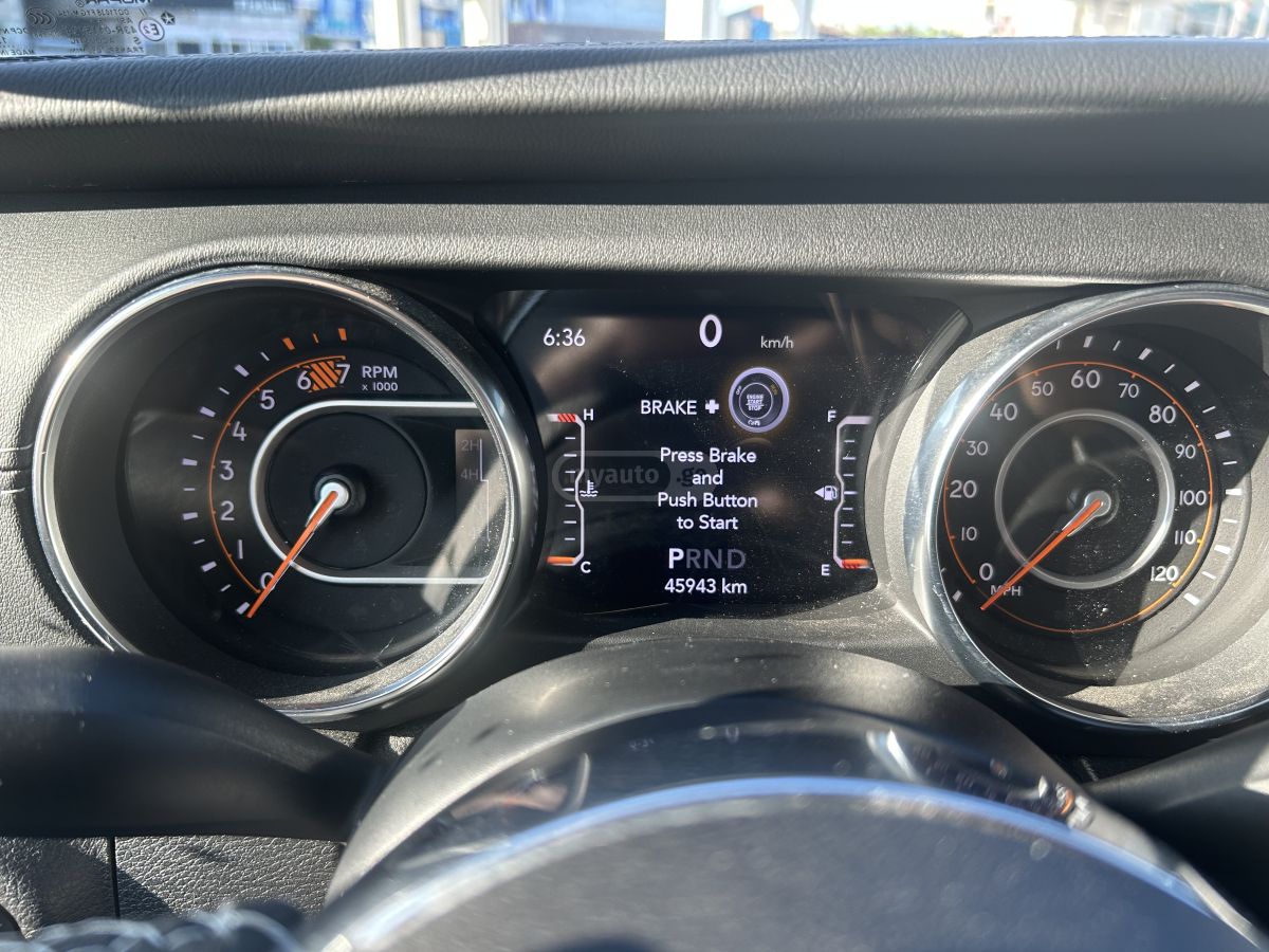 Jeep Sahara 4dr 4x4 Manual — миниатюра 7