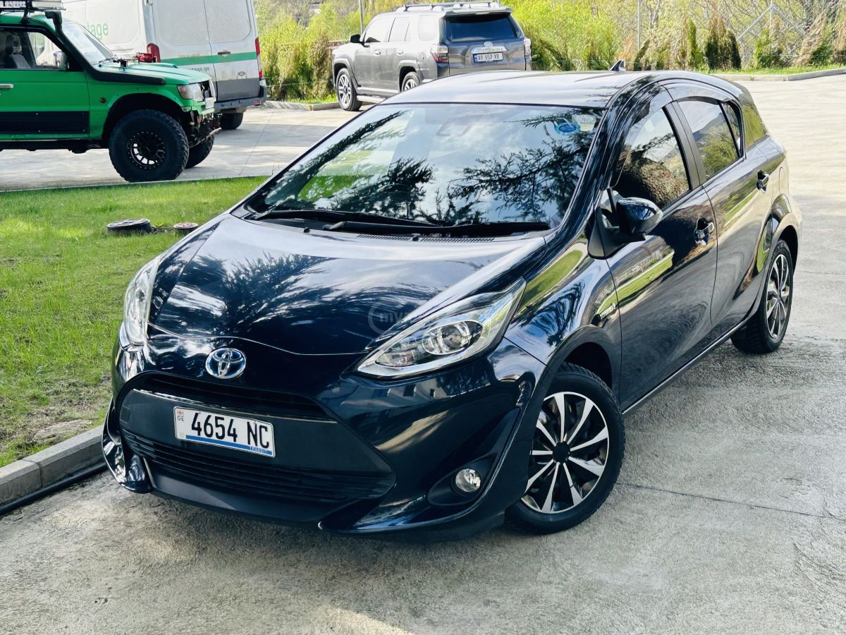 Toyota Aqua - фото 1