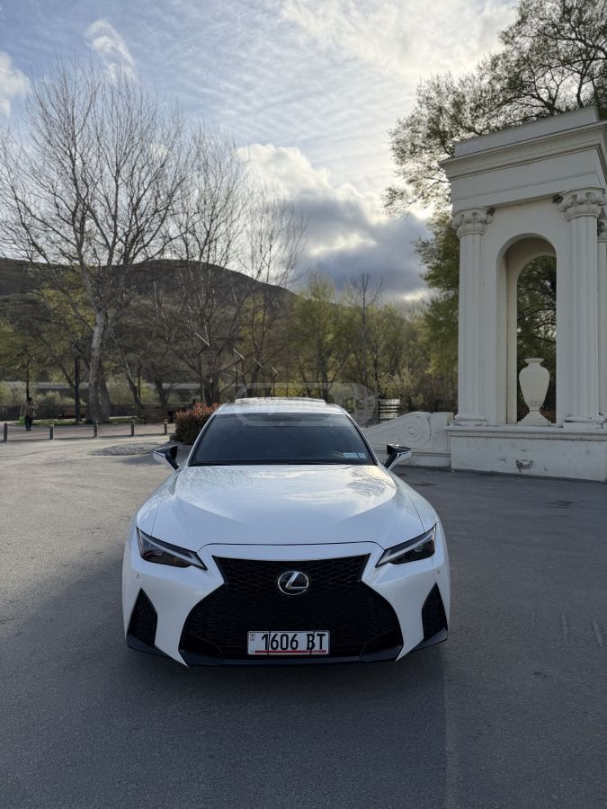 Lexus IS 350 - фото 1