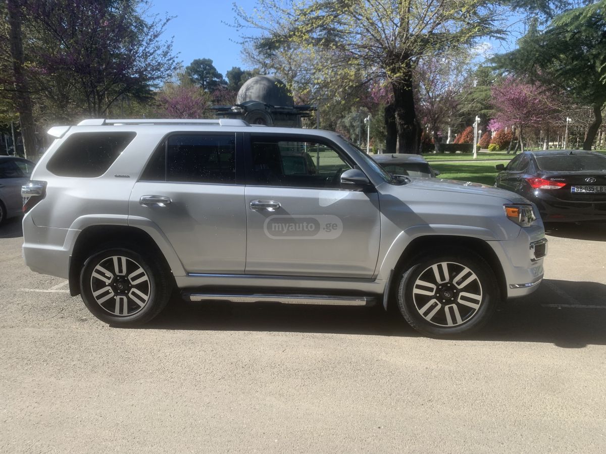 Toyota 4 Runner - фото 1