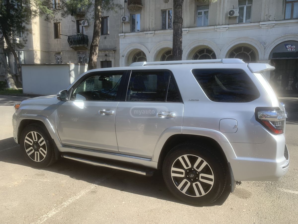 Toyota 4 Runner - фото 2