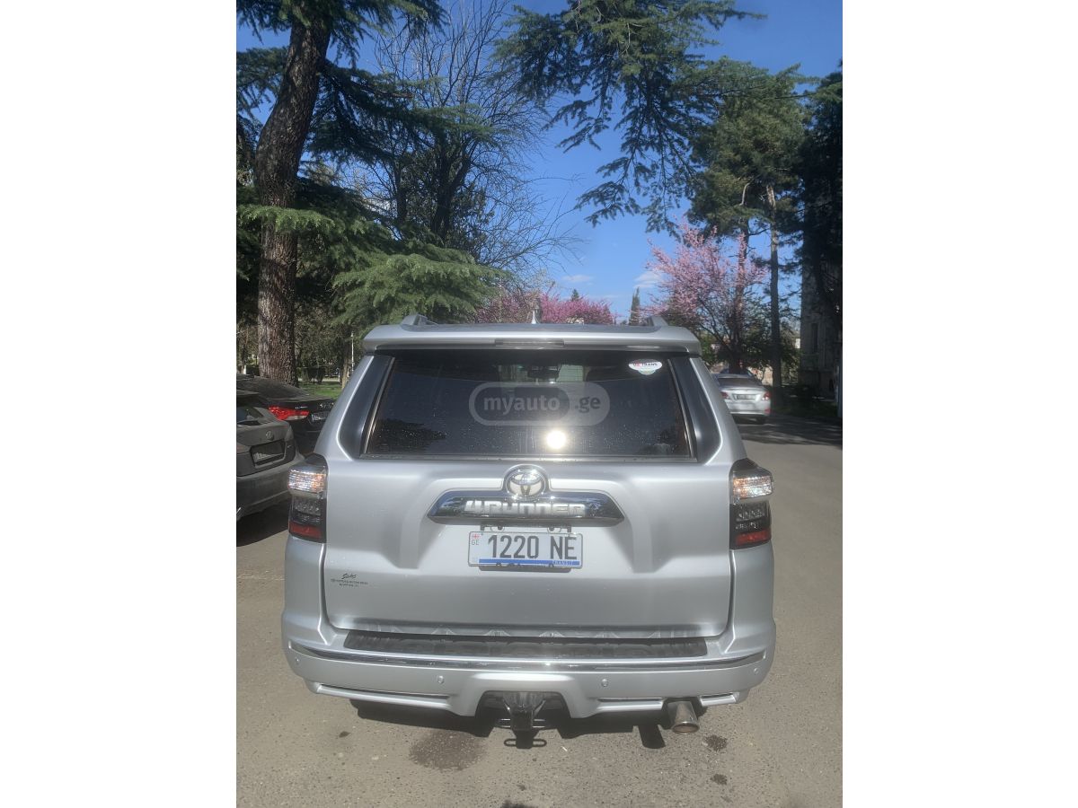 Toyota 4 Runner - фото 3