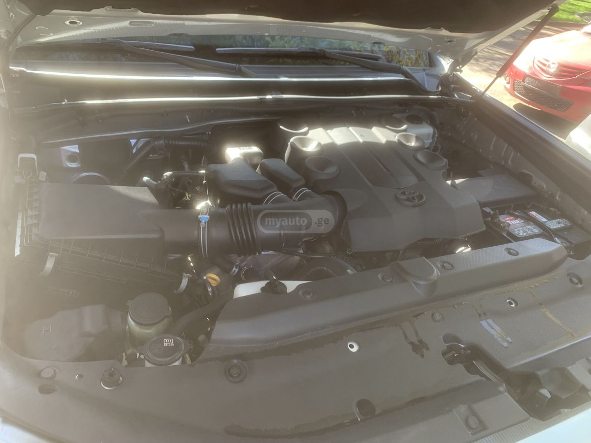 Toyota 4 Runner - фото 7