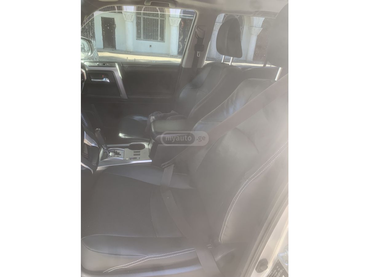 Toyota 4 Runner - фото 8