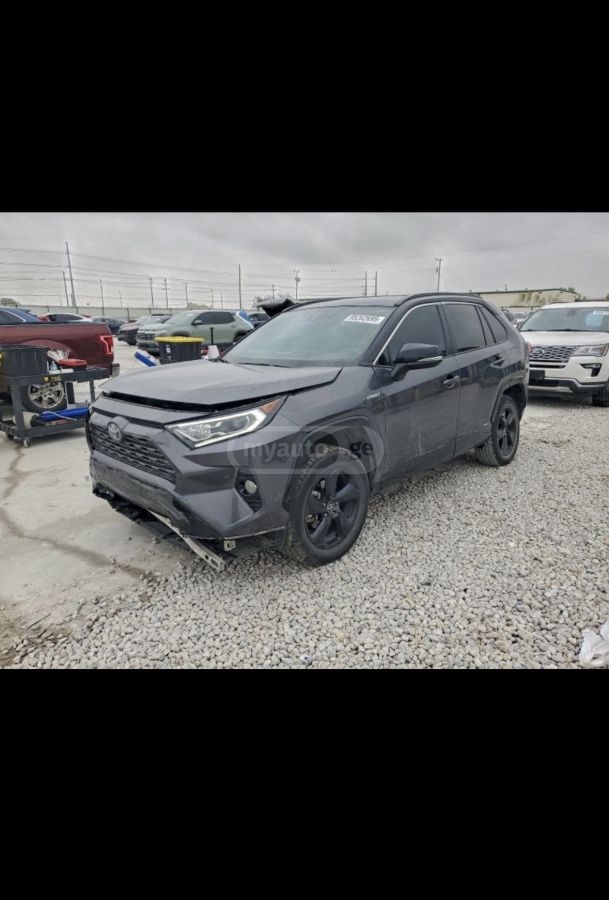 Toyota RAV 4 - фото 1