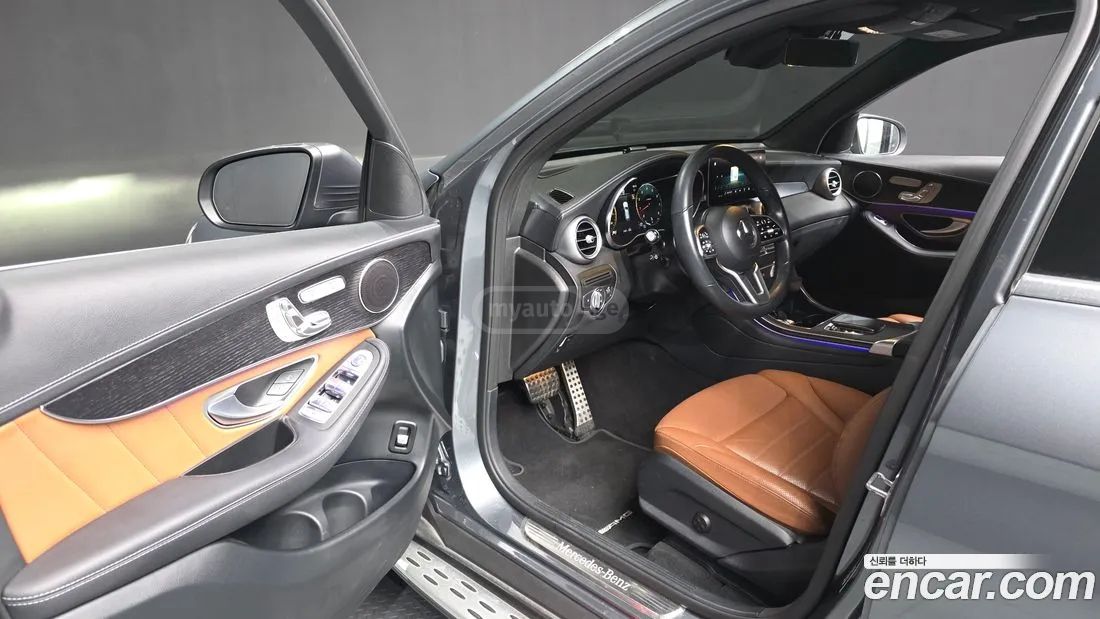 Mercedes-Benz GLC 63 AMG 2022 — миниатюра 10