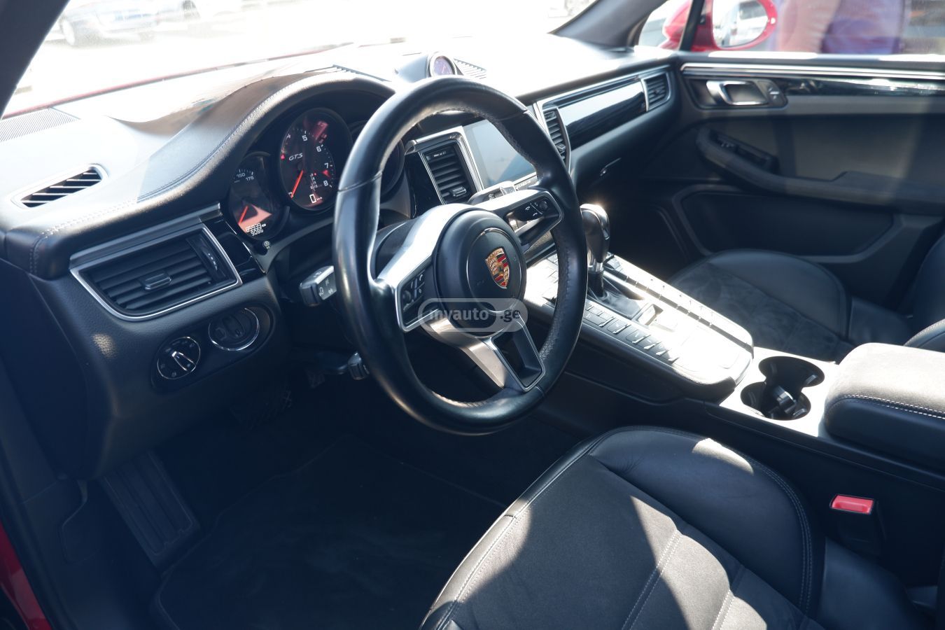 Porsche Macan - фото 11