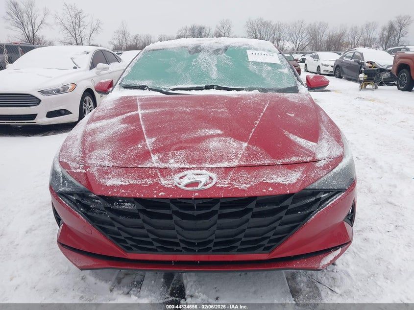 Hyundai Elantra - фото 11